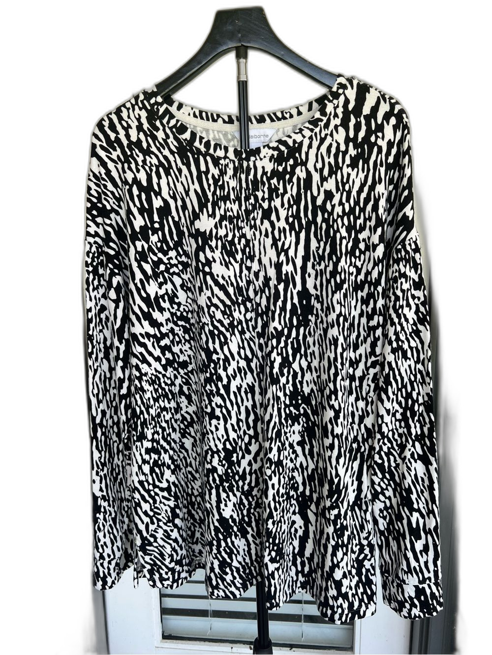 Liz Claiborne Black White Abstract Print Long Sleeve Top OX